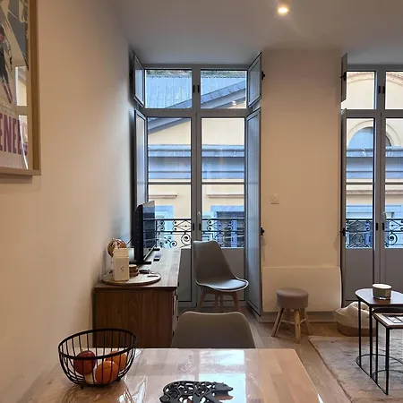 Neuf Pour 4 Personnes Au Centre De - Fr-1-812-131 아파트
